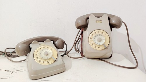 Coppia telefoni disco - a,